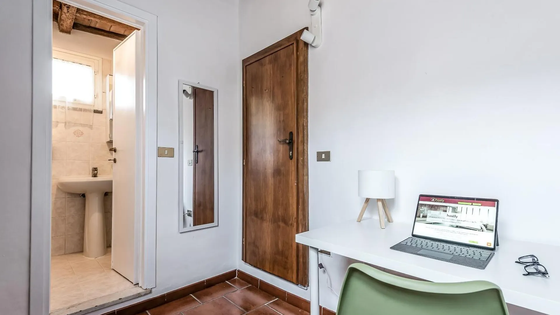 Hostly-Maison L'Arancio-Large House Near The Tower Pisa 0*,  Italy