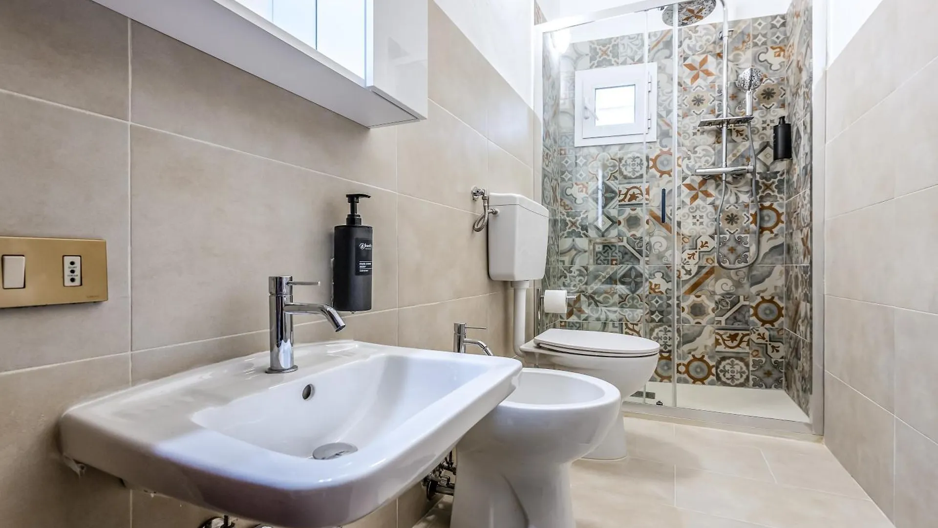 Apartment Hostly-Maison L'Arancio-Large House Near The Tower Pisa