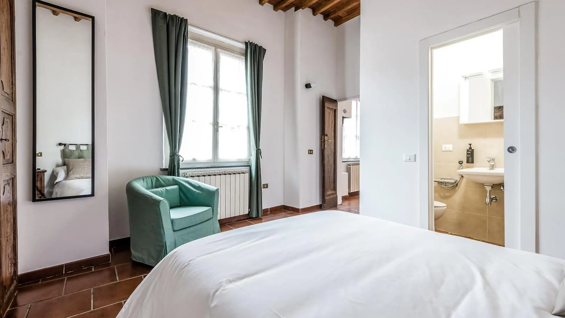 Apartment Hostly-Maison L'Arancio-Large House Near The Tower Pisa Italy