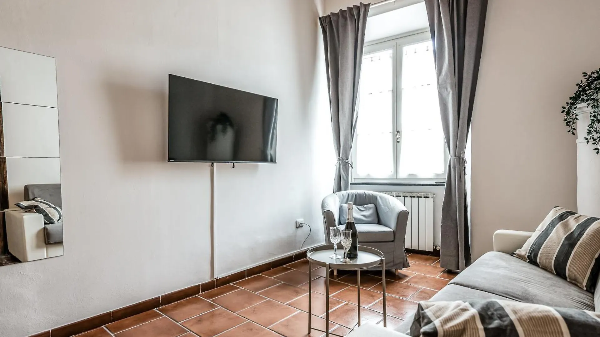 Hostly-Maison L'Arancio-Large House Near The Tower Pisa