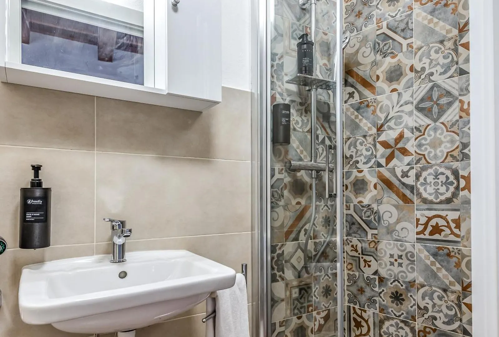 Apartment Hostly-Maison L'Arancio-Large House Near The Tower Pisa