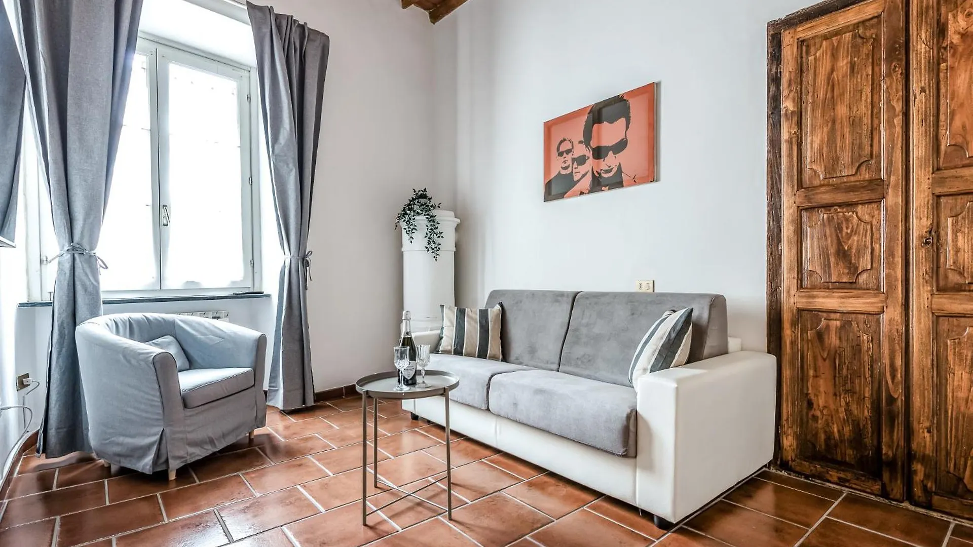 Hostly-Maison L'Arancio-Large House Near The Tower Pisa 0*,