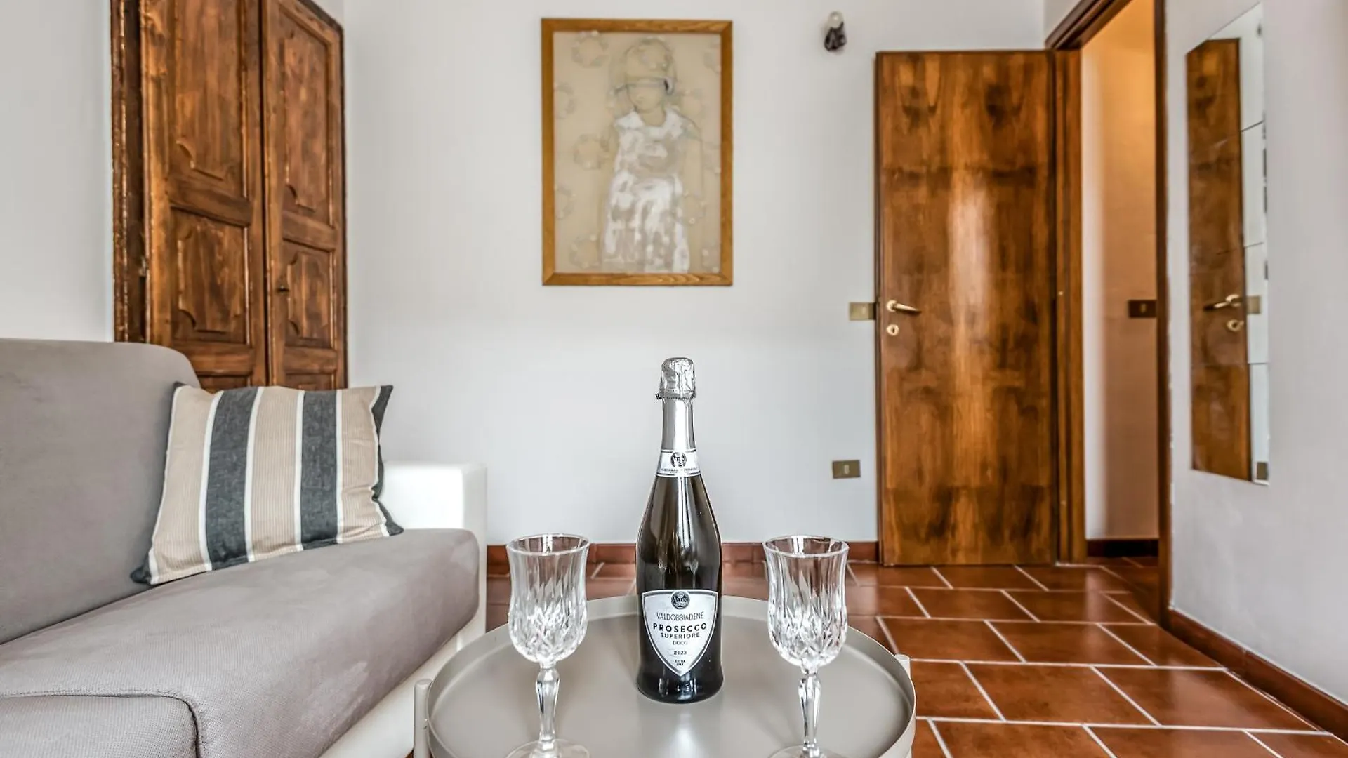 Hostly-Maison L'Arancio-Large House Near The Tower Pisa Apartment