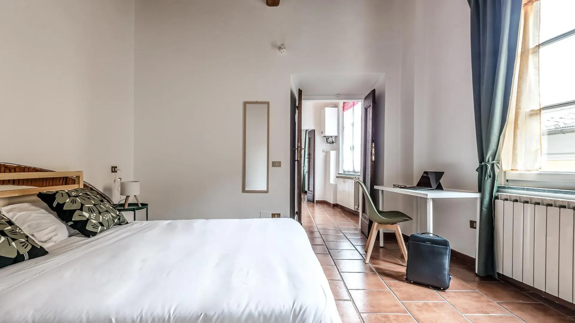 Hostly-Maison L'Arancio-Large House Near The Tower Pisa Apartment
